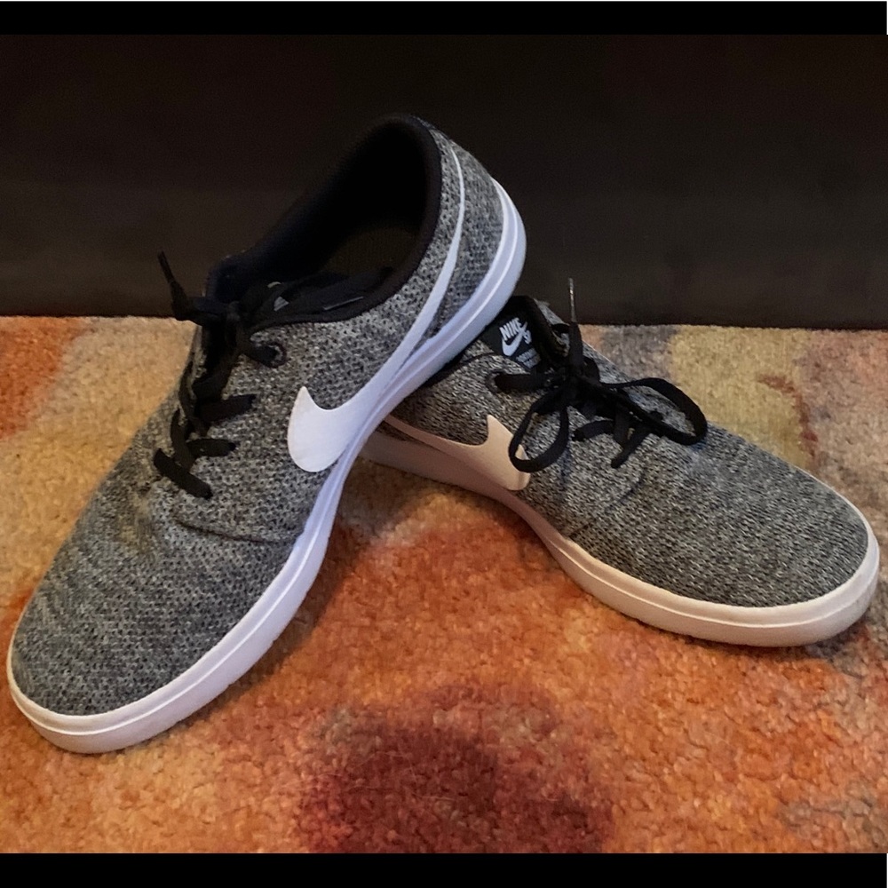 Nike men’s skateboard sneakers